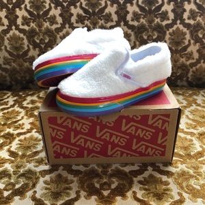 Vans Classic Slip-On Rainbow Sole Sherpa SIZE 6T
